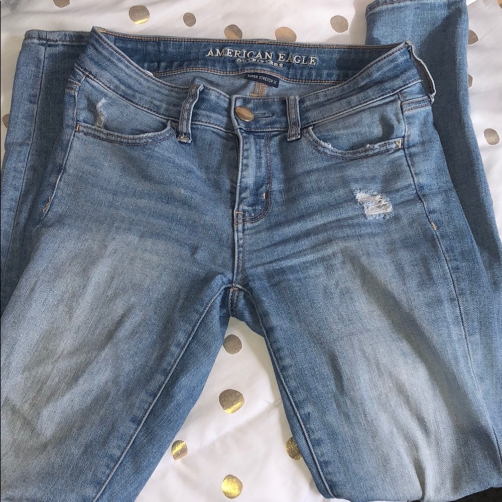 Light wash, size 2 American Eagle Jeggings !!